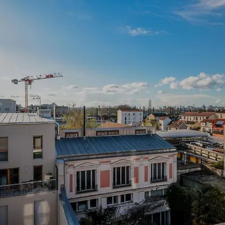 Charmant Avec Balcon A St-denis *
